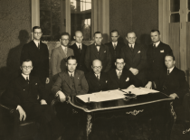 Estijos, Latvijos, Lietuvos santarvės ir bendradarbiavimo sutarties pasirašymas Tautų Sąjungos sekretoriate 1934 m. rugsėjo 12 d. P. Klimas stovi antras iš dešinės