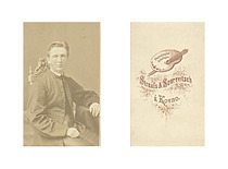 Aleksander Strauss ir Simon Suriewicz ("Strauss & Sourevitsch"). Nežinomas dvasininkas. Apie 1875.